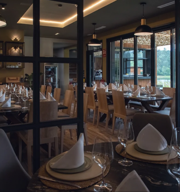 Eco-Camp & Restaurant - PF1 Interiorismo Contract